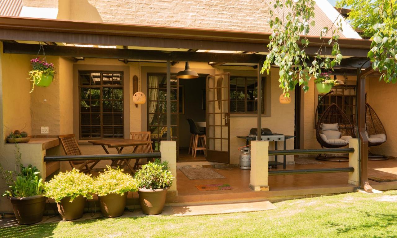 Camdeboo Place Hotel Dullstroom Exterior photo