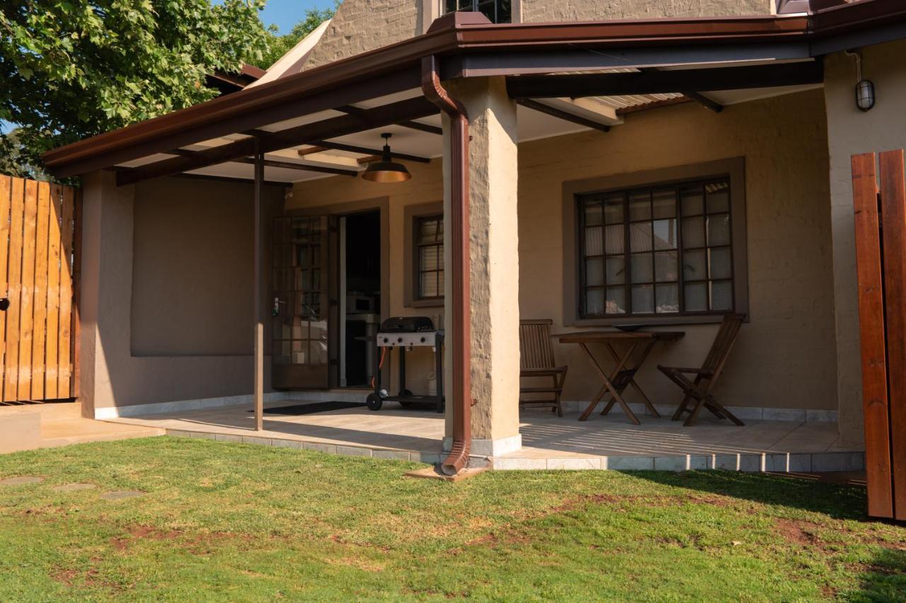 Camdeboo Place Hotel Dullstroom Exterior photo